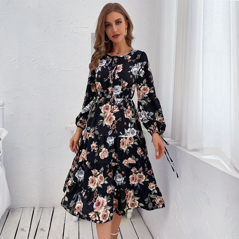 Damen Blumiges Stufen-Midikleid mit Taillenschnürung und Ballonärmeln – Élara