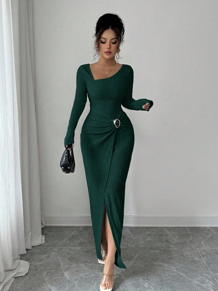 Damen nan figurbetontes Maxikleid aus geripptem Strick mit Wickeldetail und Schlitz Echo Archiv