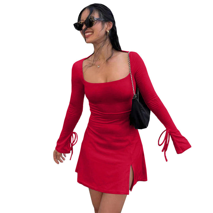 Damen figurbetontes Minikleid mit quadratischem Ausschnitt langen Ärmeln Bindbändern an den Ärmelabschlüssen und seitlichem Schlitz – Élara