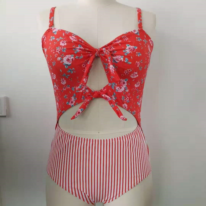Damen Bikini-Set mit verspieltem floralem Oberteil und gestreiftem Unterteil Echo Archiv