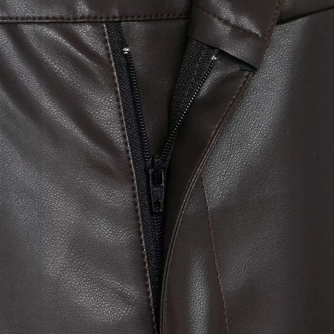 Damen Hochtaillierte Kunstlederhose mit weiter tapered Passform Echoarchiv