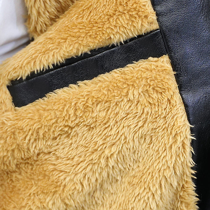 Herren Lederoptik-Zipblouson mit wärmender Teddyinnenlage und minimaler Nahtführung Echoarchiv