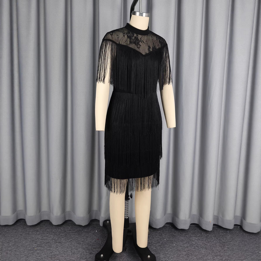 Damen Kleid mit fransierenden Details und eleganter Spitzeneinlage Echo Archiv