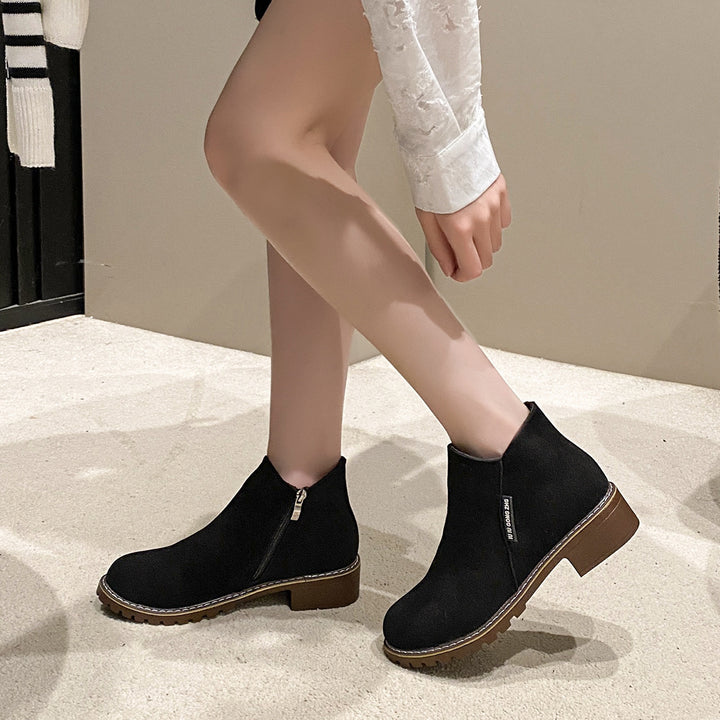 Damen nan kurze Reißverschluss-Stiefelette aus Veloursoptik mit profiliertem Traktorsohlensystem und gepolstertem Komfortfutter Echo Archiv