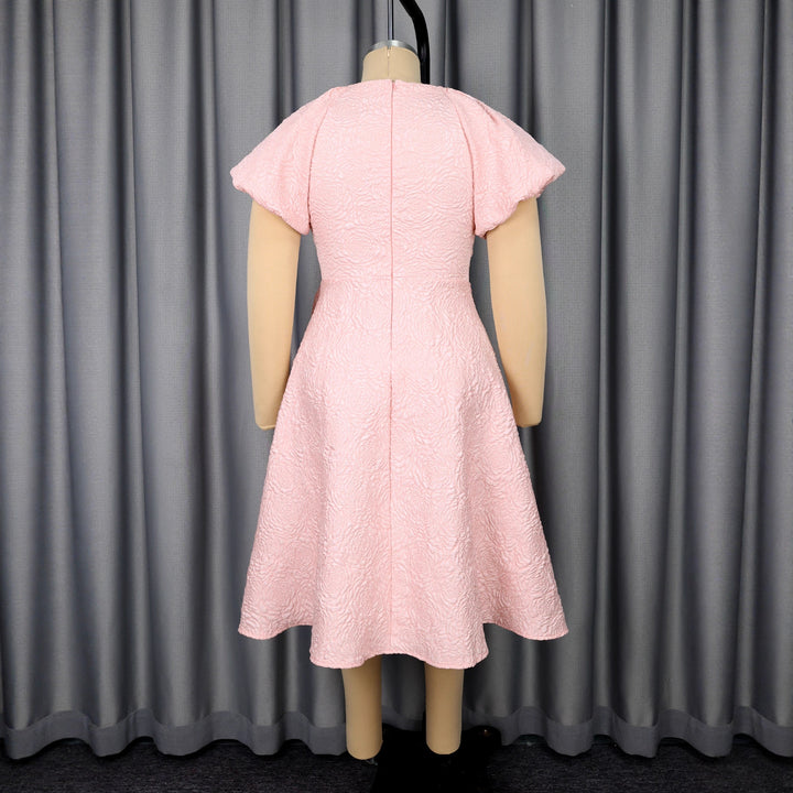 Damen elegantes Kleid mit Schößchen, Blumenapplikation und Puffärmeln Echo Archiv