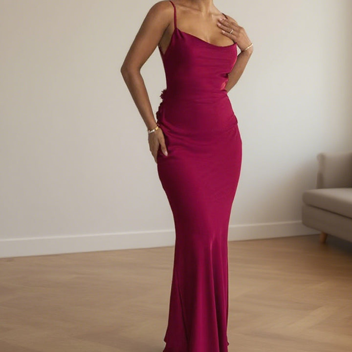 Damen Elegantes und figurbetontes Abendkleid mit schmalen Trägern Echo Archiv