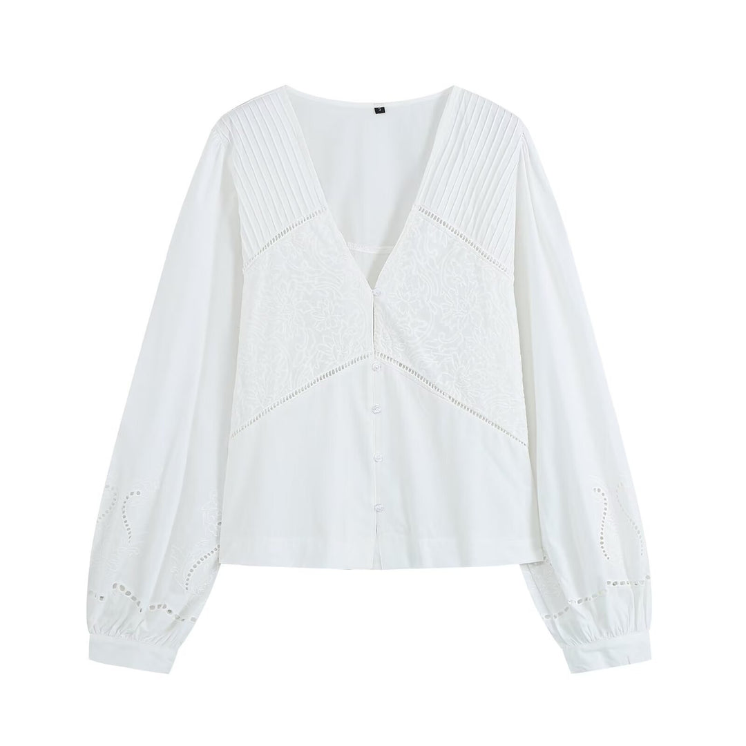 Damen Bestickte V‑Ausschnitt Bluse mit Kellerfaltenpasse und Ballonärmeln Echo Archiv