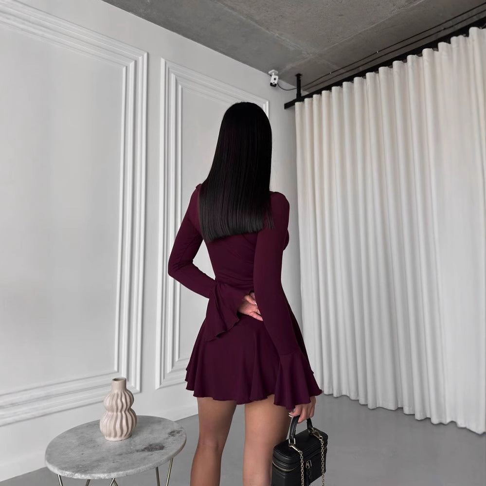 Damen Figurbetontes Rüschen‑Minikleid mit V‑Ausschnitt, Bindeband und Glockenärmeln Echoarchiv