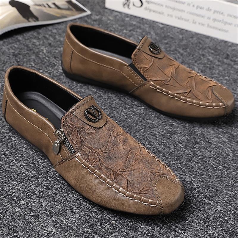 Herren elegante Lederoptik Slipper mit Zierreißverschluss, handgenähter Mokassinnaht und flexibler Komfortsohle Echo Archiv