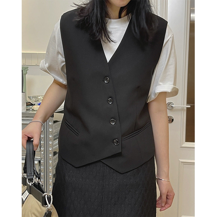 Damen Maßgeschneiderte Tailoring-Weste mit V‑Ausschnitt, vierknopfiger Front und paspelierten Eingrifftaschen Echoarchiv