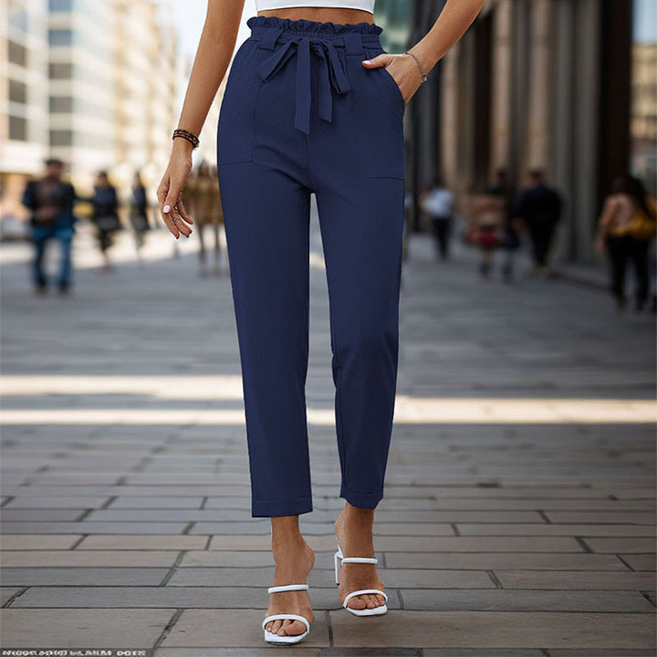 Damen Leichte Paperbag-Hose mit Gummibund, Bindegürtel und aufgesetzten Taschen Echoarchiv