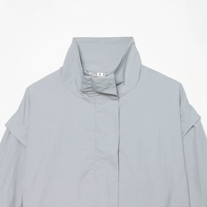 Damen Leichter Cropped‑Blouson mit hohem Stehkragen und verdeckter Front Echo Archiv