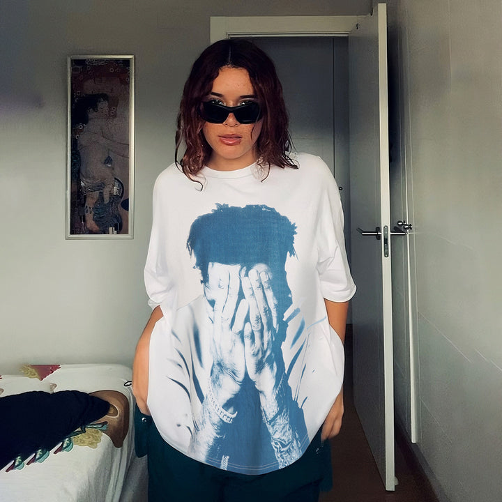 Damen lässiges T-Shirt mit glänzendem Kreuzdesign und großzügigem Ausschnitt Echo Archiv