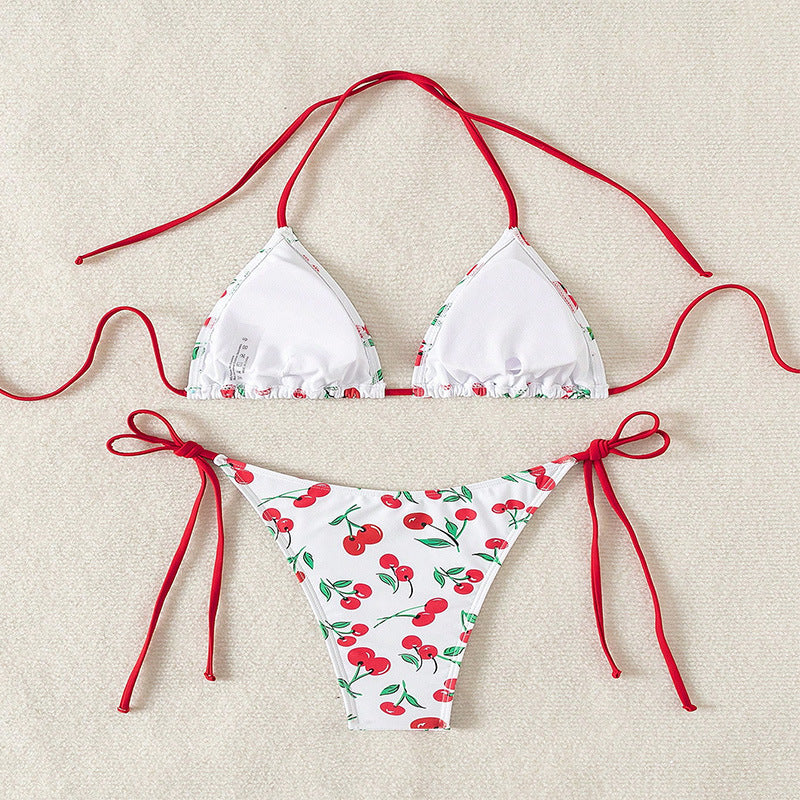 Damen Triangel-Bikini mit fröhlichem Kirschmotiv Echo Archiv