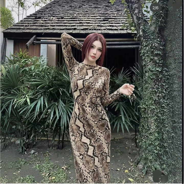 Damen Figurbetontes Maxikleid mit Allover‑Schlangenprint und langen Ärmeln Echoarchiv