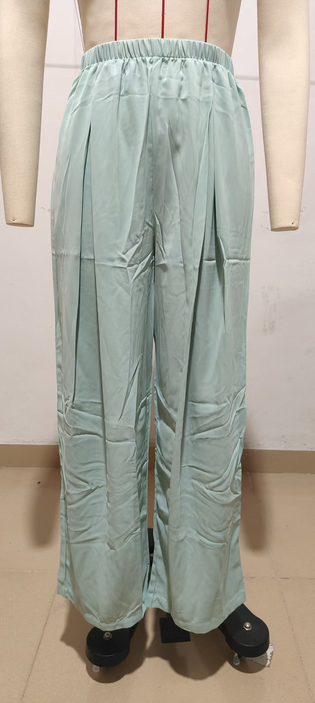 Damen Leichte Satin-Palazzohose mit hohem elastischem Bund und Kellerfalten – Avélisse