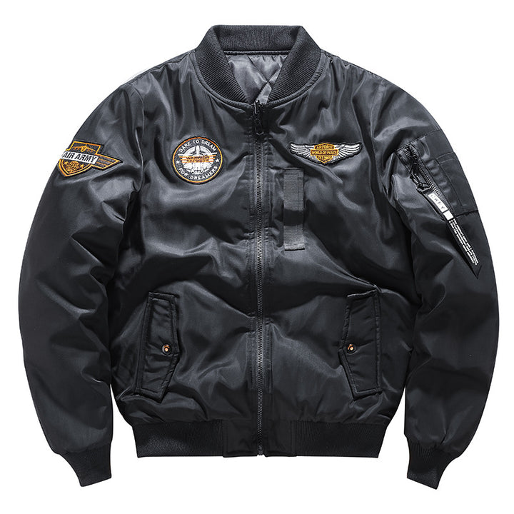 Herren  von der Luftfahrt inspirierte isolierte MA-1 Bomberjacke mit gestickten Missions-Patches und Reißverschluss-Taschen am Ärmel Echo Archiv