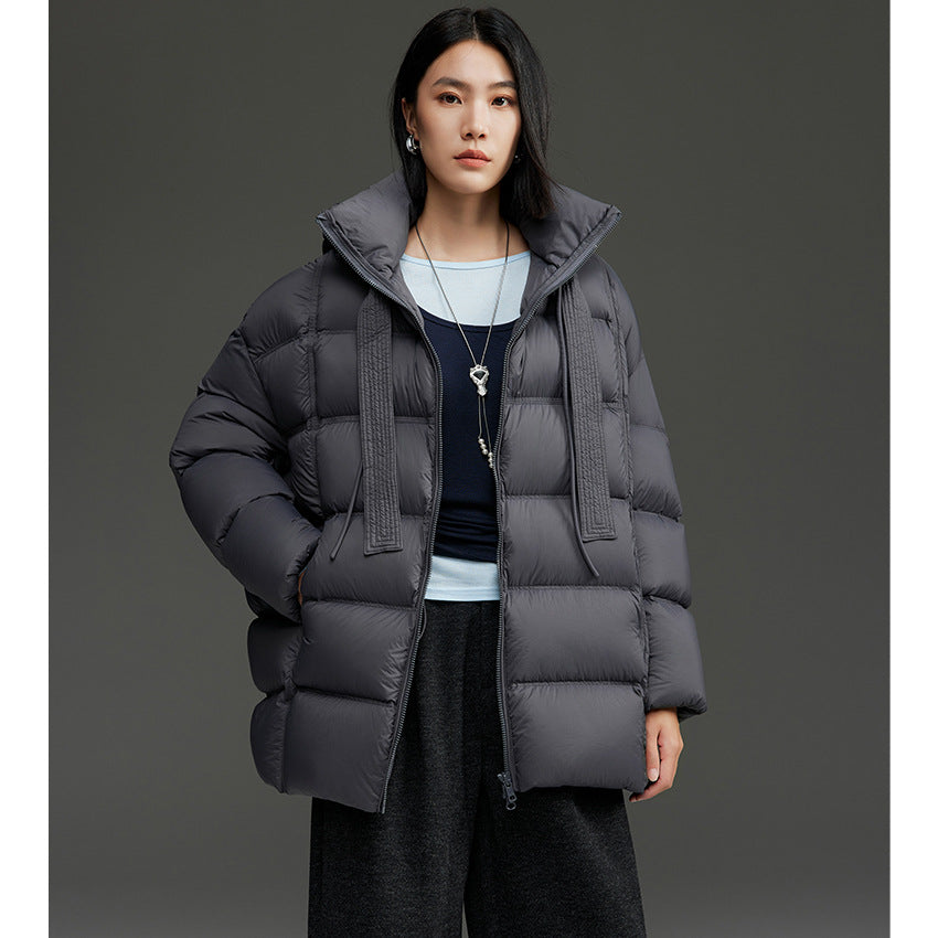 Damen Boxy-Steppjacke mit übergroßem Thermokragen und dekorativen Kordel-Details Echoarchiv