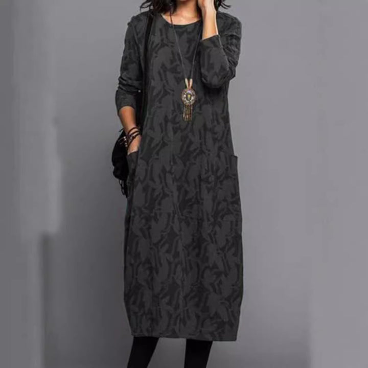 Damen nan locker geschnittenes Midikleid aus Feinstrick mit Ton-in-Ton-Jacquard, Rundhalsausschnitt und seitlichen Eingrifftaschen Echo Archiv