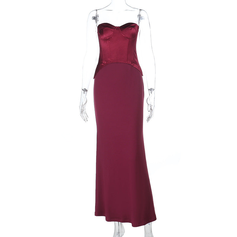 Damen Elegantes Bodenkleid mit strategisch platzierten Schnürdetails Echo Archiv