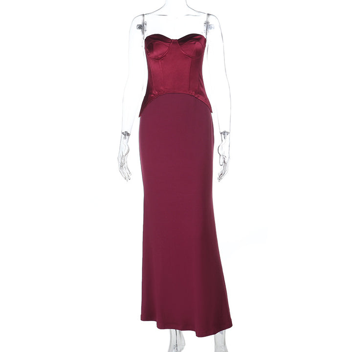 Damen Elegantes Bodenkleid mit strategisch platzierten Schnürdetails Echo Archiv