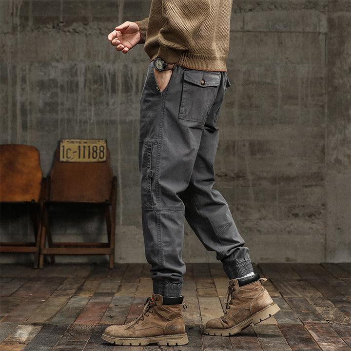 Herren Moderner Utility-Jogger mit elastischem Komfortbund, Kniepaneelen und Cargotasche Echo Archiv