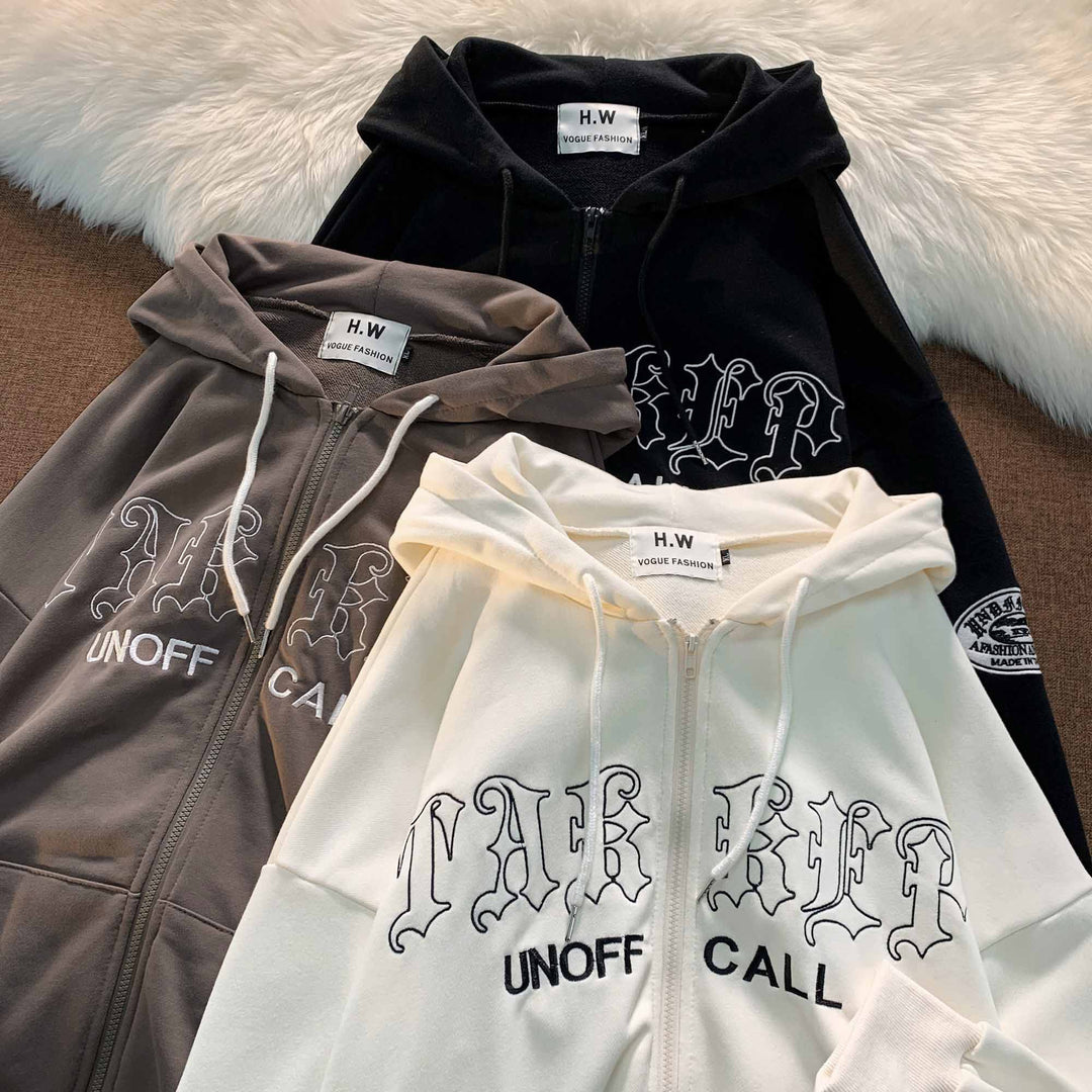 Unisex Reißverschluss-Hoodie mit Gothic-Schriftzug, Kapuze, Kängurutasche und Ärmelflock-Patch – Auréline