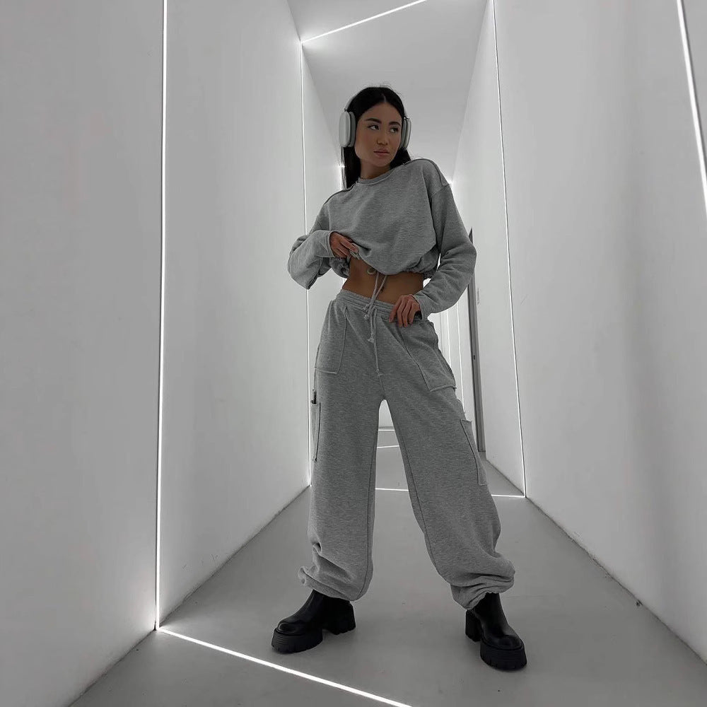 Damen Kurzes Tunnelzug-Sweatshirt mit geripptem Saum und lässiger High‑Waist‑Jogginghose – Avérine
