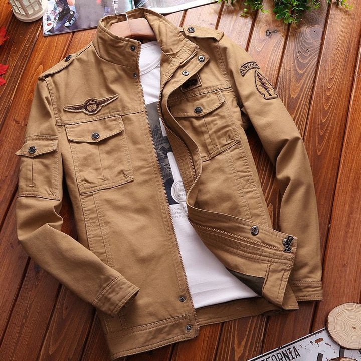 Herren Militärische Canvas-Fieldjacke mit Aufnähern und Stehkragen Echoarchiv