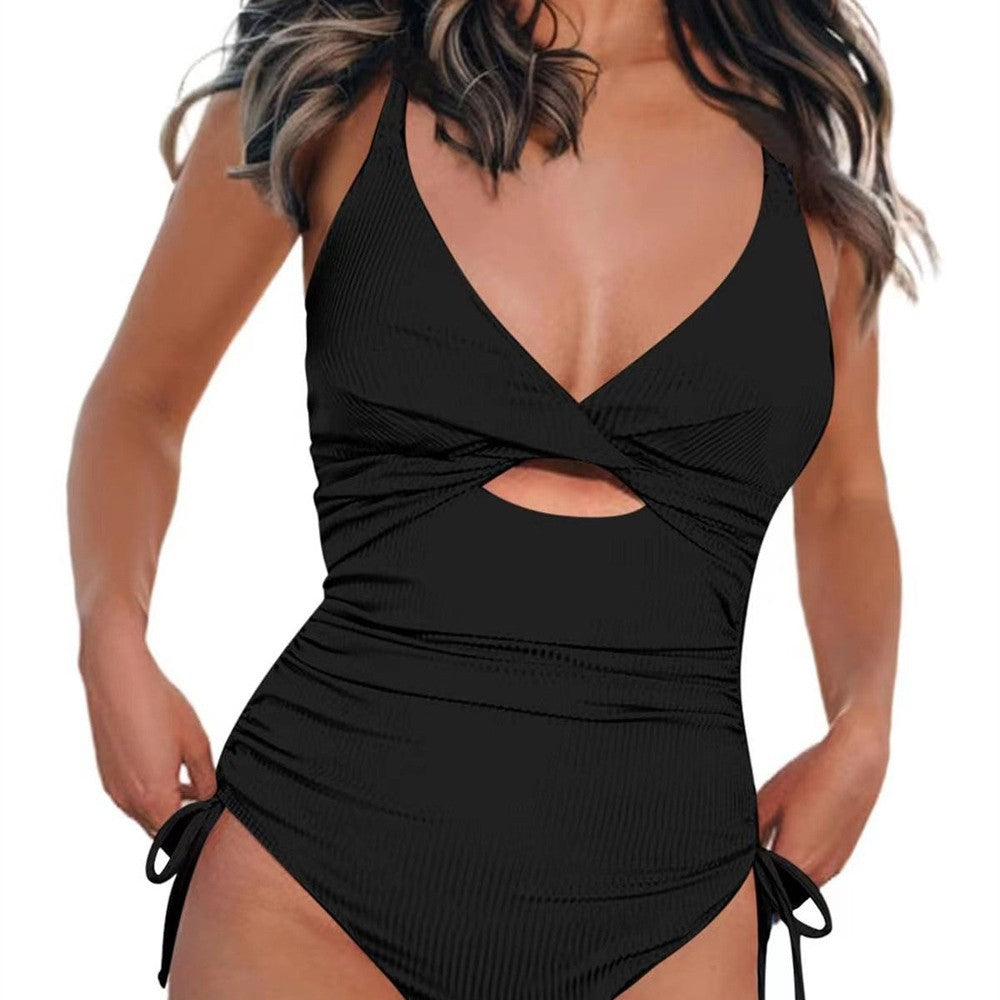Damen Einteiler Badeanzug mit raffiniertem Wickeldesign und modischem Cut-Out Echo Archiv