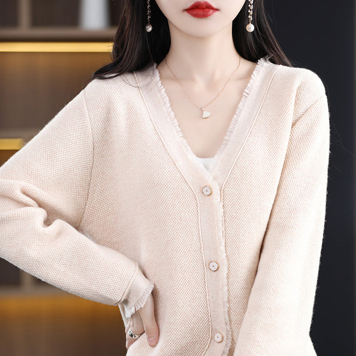 Damen Kurzgeschnittener V‑Ausschnitt‑Cardigan mit feinem Flor und Perlmuttknöpfen Echoarchiv