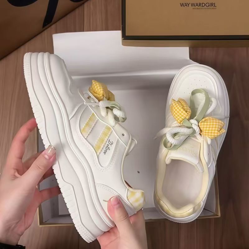 Damen Sneakers mit verspieltem Design und dekorativen Schleifen von Echo Archiv