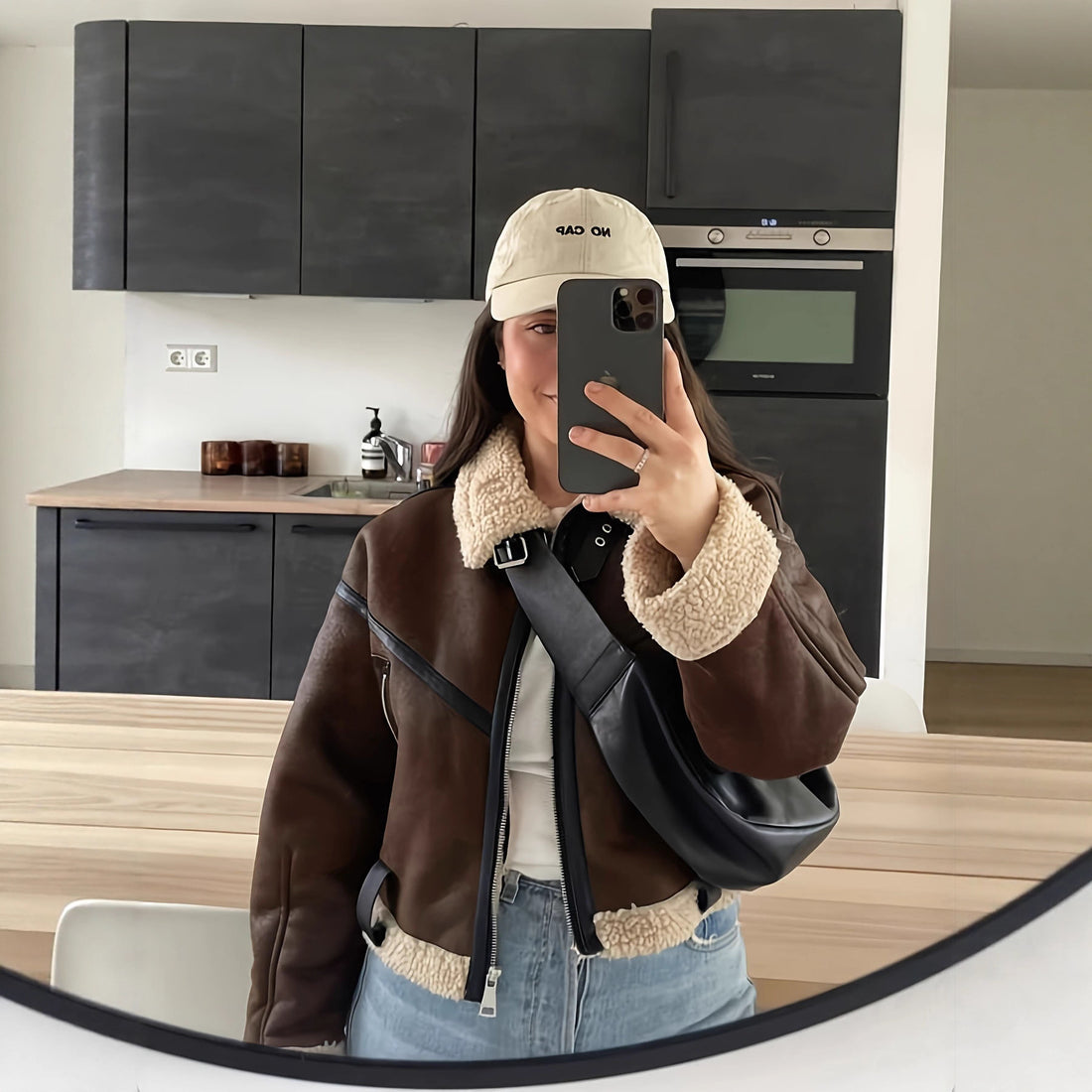 Damen Trendige und stilvolle Lederjacke mit Teddyfutter – Velloura