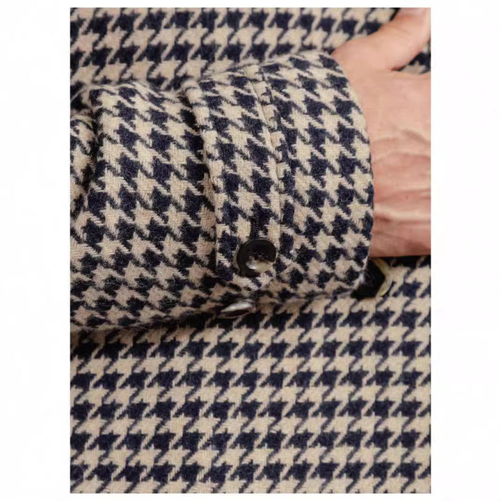 Herren eleganter Karomantel mit praktischen Taschen und modernem Schnitt Echoarchiv