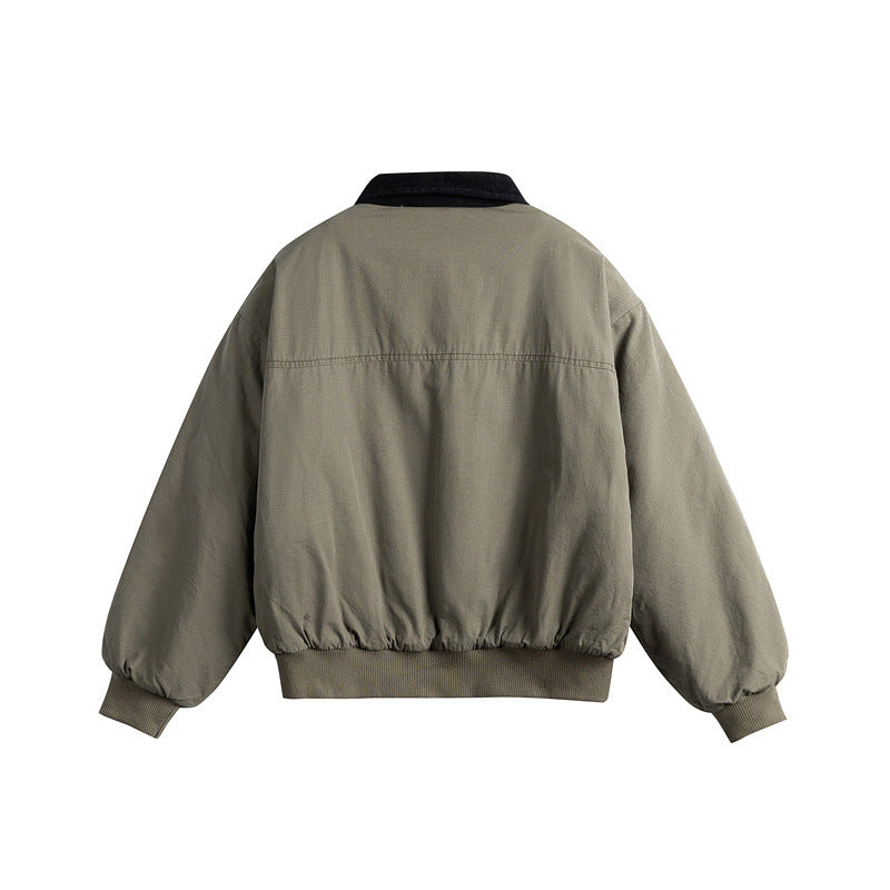 Herren Kurz geschnittene Utility-Blousonjacke mit Kordkragen und aufgesetzten Pattentaschen Echoarchiv