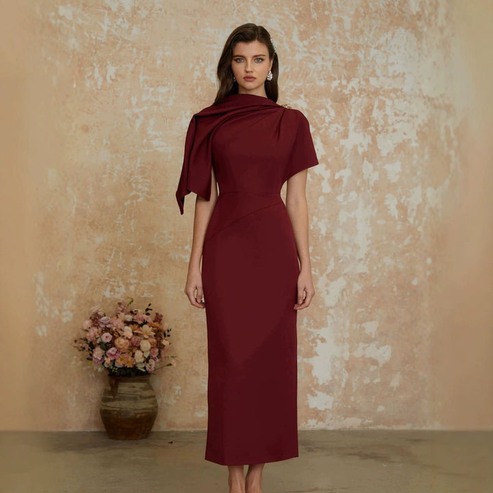 Damen Elegantes Abendkleid mit schulterfreiem Design und raffinierten Drapierungen Echo Archiv