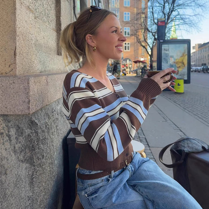 Damen Kurzgeschnittene gestreifte Strickjacke mit V-Ausschnitt und tailliertem Rippbund Echo Archiv