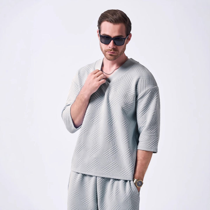 Herren TrendigesKurzarm-Oberteil mit modernem V-Ausschnitt und strukturiertem Design Echoarchiv