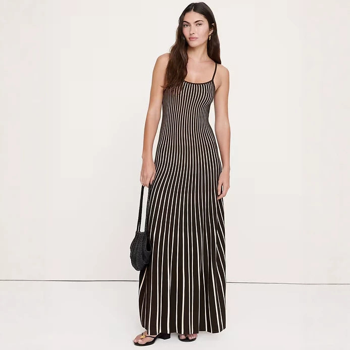 Damen nan elegantes Maxikleid im Unterkleid-Stil mit Spaghettiträgern, tailliertem Schnitt und weitem Saum Echo Archiv