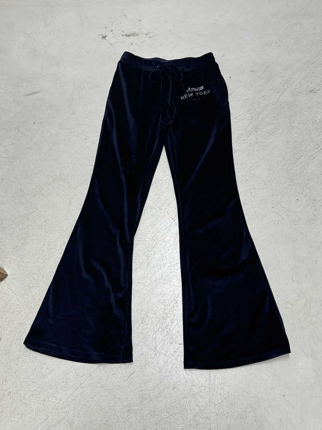 Damen nan weite Velours-Loungehose mit Tunnelzugbund, Kordelzug und dezenter Logo-Stickerei Echo Archiv
