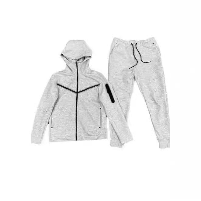 Herren modernes Trainingsanzug-Set mit ergonomischem Schnitt und atmungsaktiven Materialien Echoarchiv