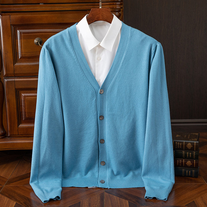 Herren lässige Strickjacke mit tiefem V-Ausschnitt und Knopfdetails Echoarchiv