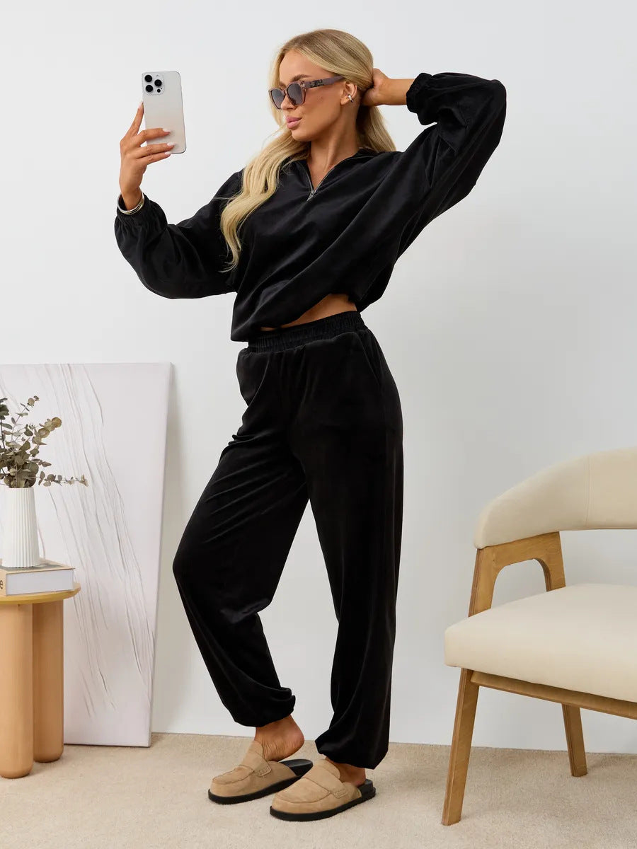 Damen samtiges zweiteiliges Lounge-Set mit Kapuzen-Halbzip und elastischer Bundhose – Auréline