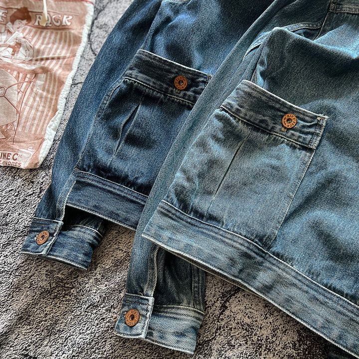 Herren Denimjacke mit aufgesetzten Taschen und modischen Knopfdetails Echoarchiv
