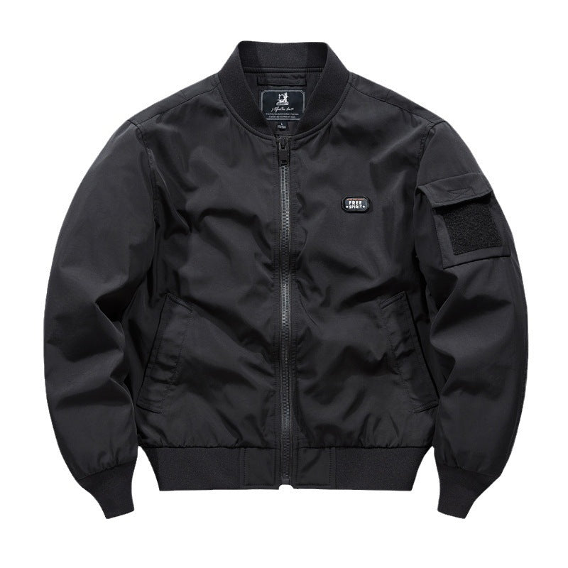 Herren minimalistischer Nylon-Bomber mit wattierter Innenlage und Ärmel-Pattentasche Echo Archiv