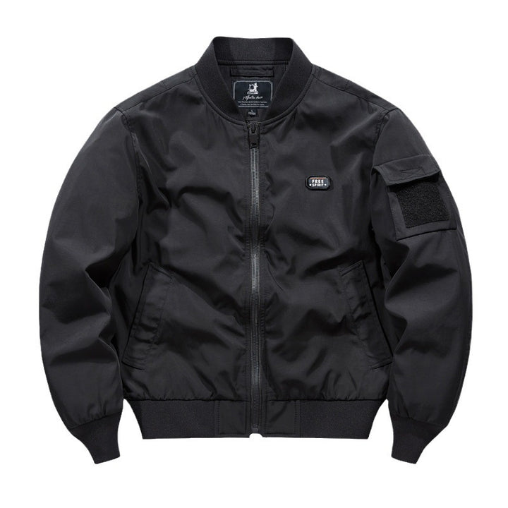 Herren minimalistischer Nylon-Bomber mit wattierter Innenlage und Ärmel-Pattentasche Echo Archiv
