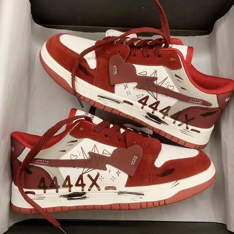 Damen Sneakers mit einzigartiger Herz-Applikation und modischem Detail Echo Archiv