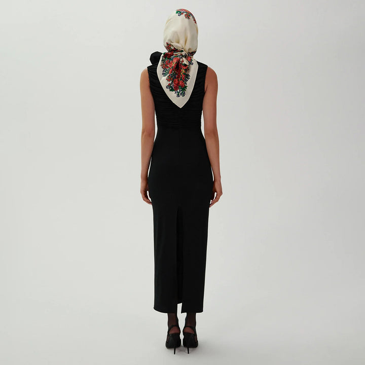 Damen figurbetontes Abendkleid mit asymmetrischem Kragen und floraler Applikation Echo Archiv