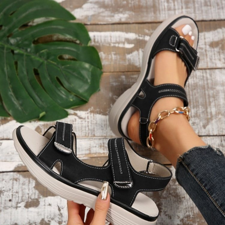 Damen Komfort-Sandalen mit dicker Profilsohle und verstellbaren Klettriemen – Sorelia