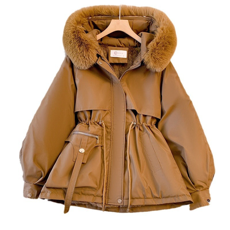Damen kurzer Utility-Parka mit taillierendem Kordelzug, multifunktionalen Außentaschen und voluminöser Kapuzenblende – Célinea